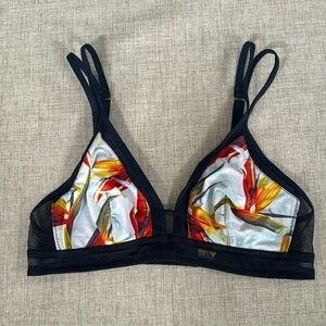 Lively bra‎ wireless unlined flower print mesh size Small